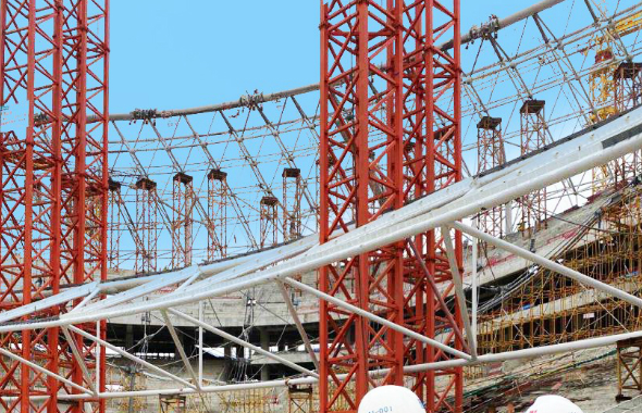 63米！凤凰山体育公园项目专业足球场内环钢桁架今起整体提升，太震撼！